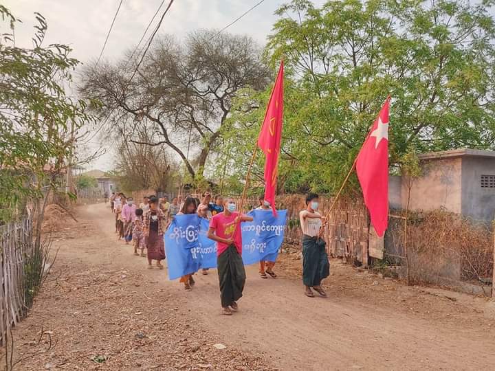 miN13700's tweet photo. Pro-democracy residents in Letpadaungtaung area of Sagaing Region continued their regular anti-dictatorship protest on April 22.

#LegalizationOfNUG
#2023Apr22Coup
#WhatsHappeningInMyanmar https://t.co/v4xO56GIaP