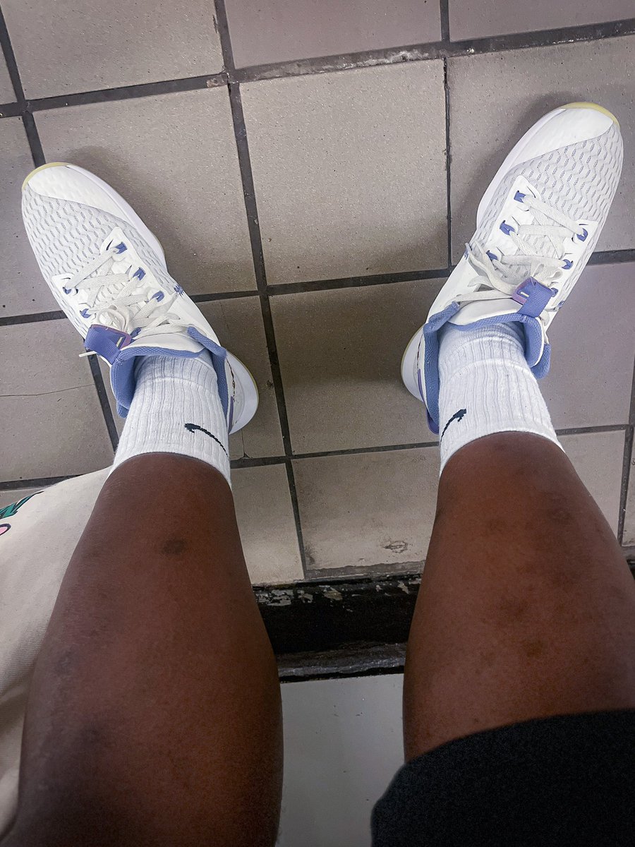 reemomeerak_'s tweet photo. Juuuu’already know where I’m at with that #KOTD This Week
#sneakerhead #reemoapproved https://t.co/OifkcwWDKw