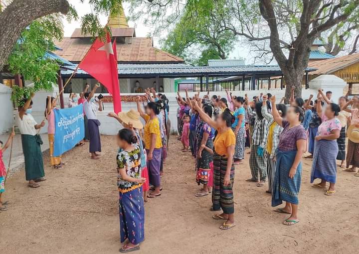 miN13700's tweet photo. Pro-democracy residents in Letpadaungtaung area of Sagaing Region continued their regular anti-dictatorship protest on April 22.

#LegalizationOfNUG
#2023Apr22Coup
#WhatsHappeningInMyanmar https://t.co/v4xO56GIaP