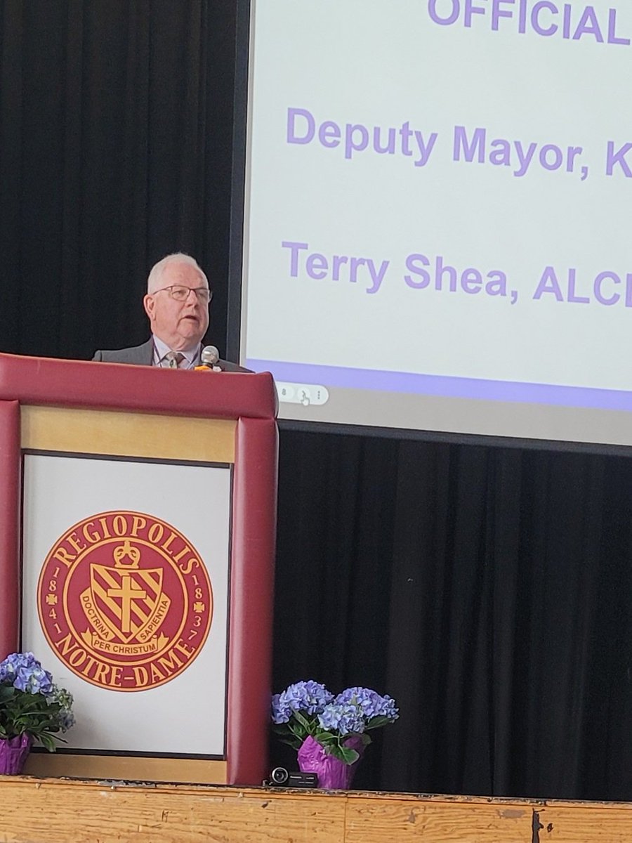 beamerleafs's tweet photo. Welcome from Chair of the board of Trustees for ALCDSB Terry Shea! @oapceontario @alcdsb @CatholicEdu @grade6stmary https://t.co/tEoVrQtnT3