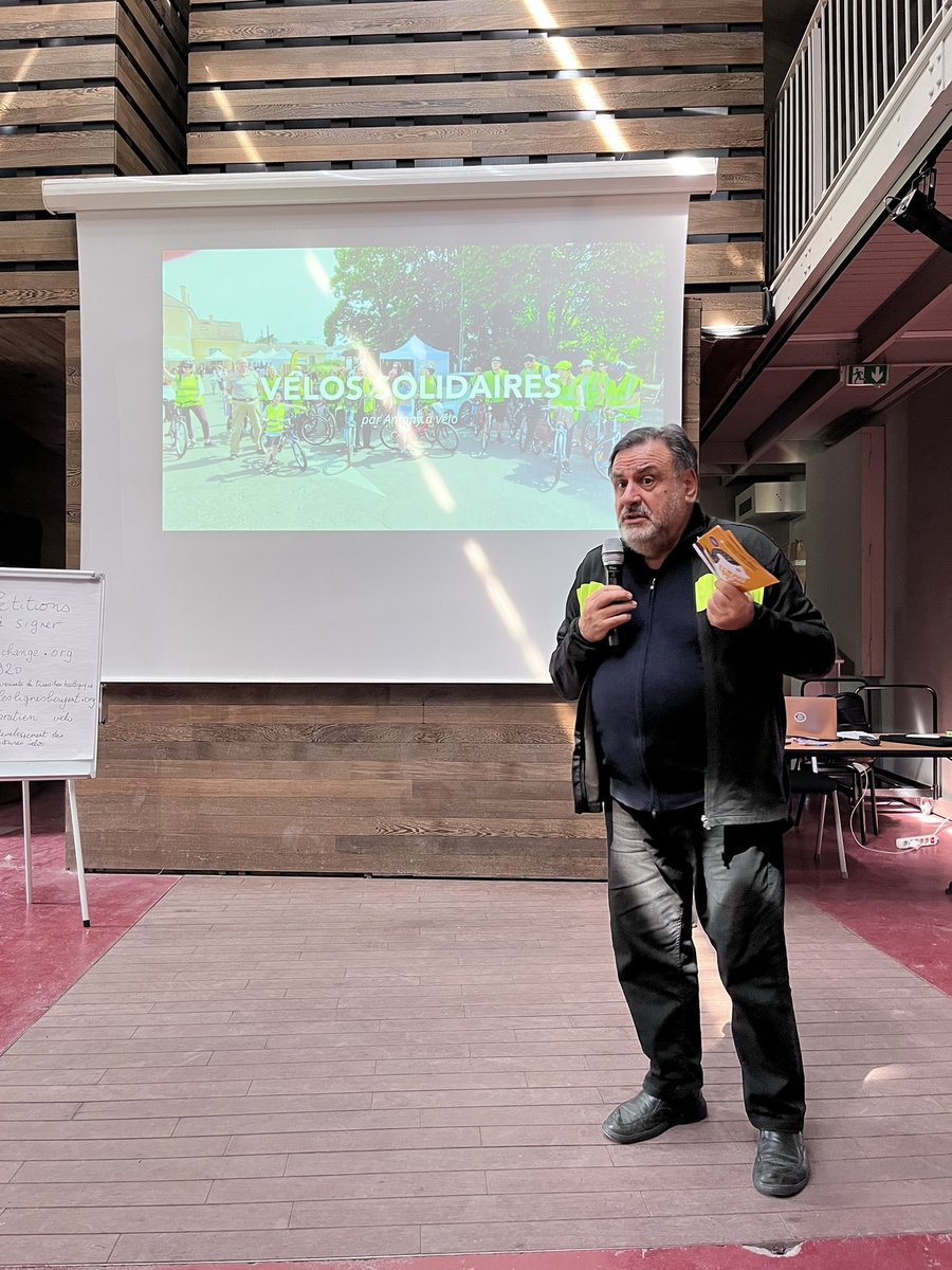 FARaVelo's tweet photo. Des vélos pour les réfugiés ukrainiens dans la région, une solution de mobilité ultra-résiliente et accessible à tous.

Très beau projet mené par @AaV_MdB_IdF, présenté par @jcdegand à la #AGMDB. https://t.co/v1nIuN3iTP
