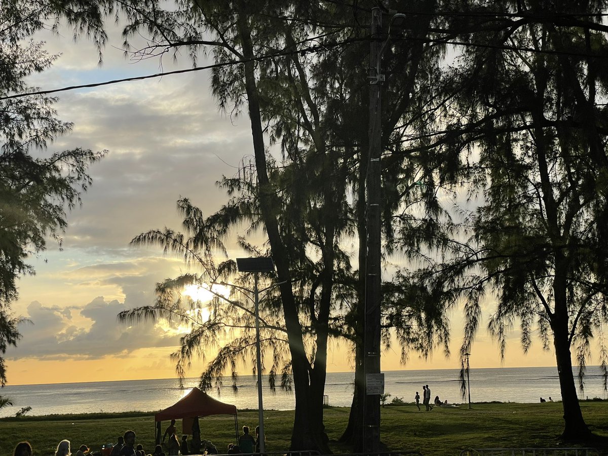 freqflyer's tweet photo. Evening views from #mauritious https://t.co/fZoRoHGDuD