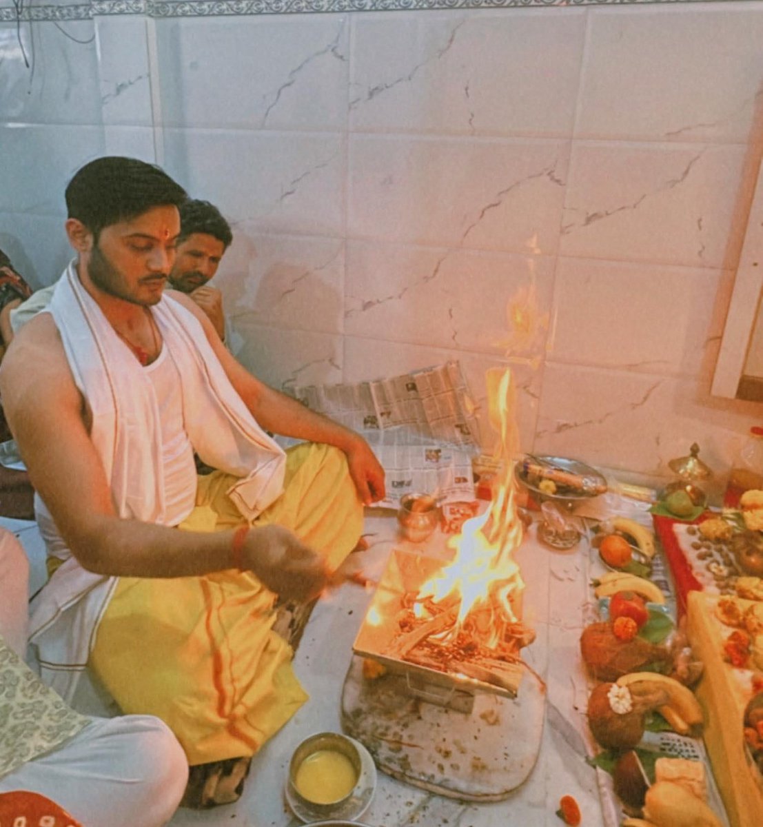 rightwingchora's tweet photo. Auspicious events happened on Akshay Tritiya

• Bhagwan Parashurama appeared on this day

• Ganges descended to Earth on this day

• This day marks the beginning of Treta-yuga

• Bhakt Sudama visited Bhagwan shri Krishna at Dwaraka

• Pandavas received Akshaya Patra from Surya Dev

• Vyasadeva started composing Mahabharata on this day

• Adiguru Sankaracharya composed Kanakadhara Stotram on this day

• Kubera received his wealth and position as custodian of wealth

• It is said that Goddess Annapoorna Devi appeared on this day.