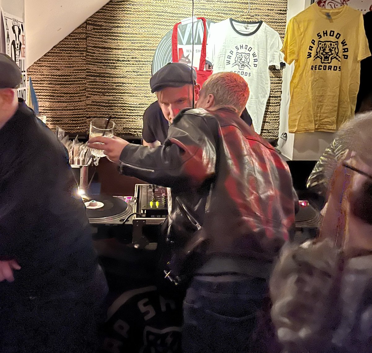 al317's tweet photo. Gisteravond #punk tijdens @InEditFestival Vanavond oa de docu over #littlerichard en een spetterende party natuurlijk in @melkweg . #ineditfestivalnl #muziekdocumentaires https://t.co/40N9gJnXzC