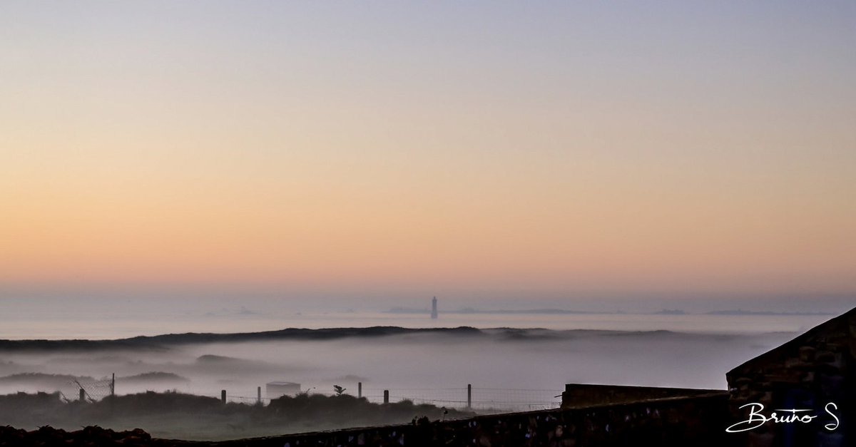 bruno_29N's tweet photo. Ouessant, sunrise sur le Fromveur et le phare de Kereon
#ouessant #magnifiqueBretagne #MagnifiqueFrance #iroise #Finistere #sunrise #fromveur https://t.co/1daiMl3QGw