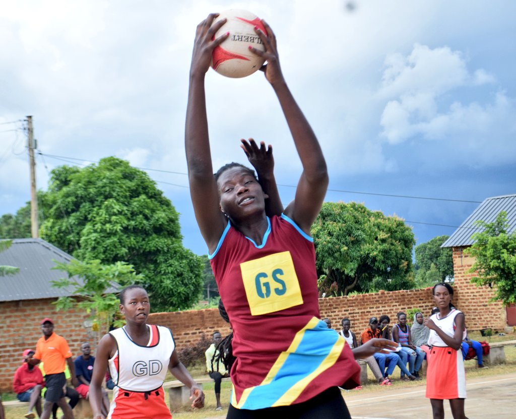 NetballUpdates1's tweet photo. #WeekendAction #Game2
HT
@PrisonsNetballC vs Busia Greater Lions
Q1: 19-10
Q2: 32-16
The game was a bit interrupted by rain but it has resumed!
#UNSL | #UNF256 | #Shecranes256
@kayiirajackson @NBSportUg @thecreedsport @VBugerere https://t.co/P9vN0IQ27F