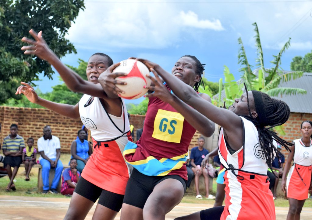 NetballUpdates1's tweet photo. #WeekendAction #Game2
HT
@PrisonsNetballC vs Busia Greater Lions
Q1: 19-10
Q2: 32-16
The game was a bit interrupted by rain but it has resumed!
#UNSL | #UNF256 | #Shecranes256
@kayiirajackson @NBSportUg @thecreedsport @VBugerere https://t.co/P9vN0IQ27F