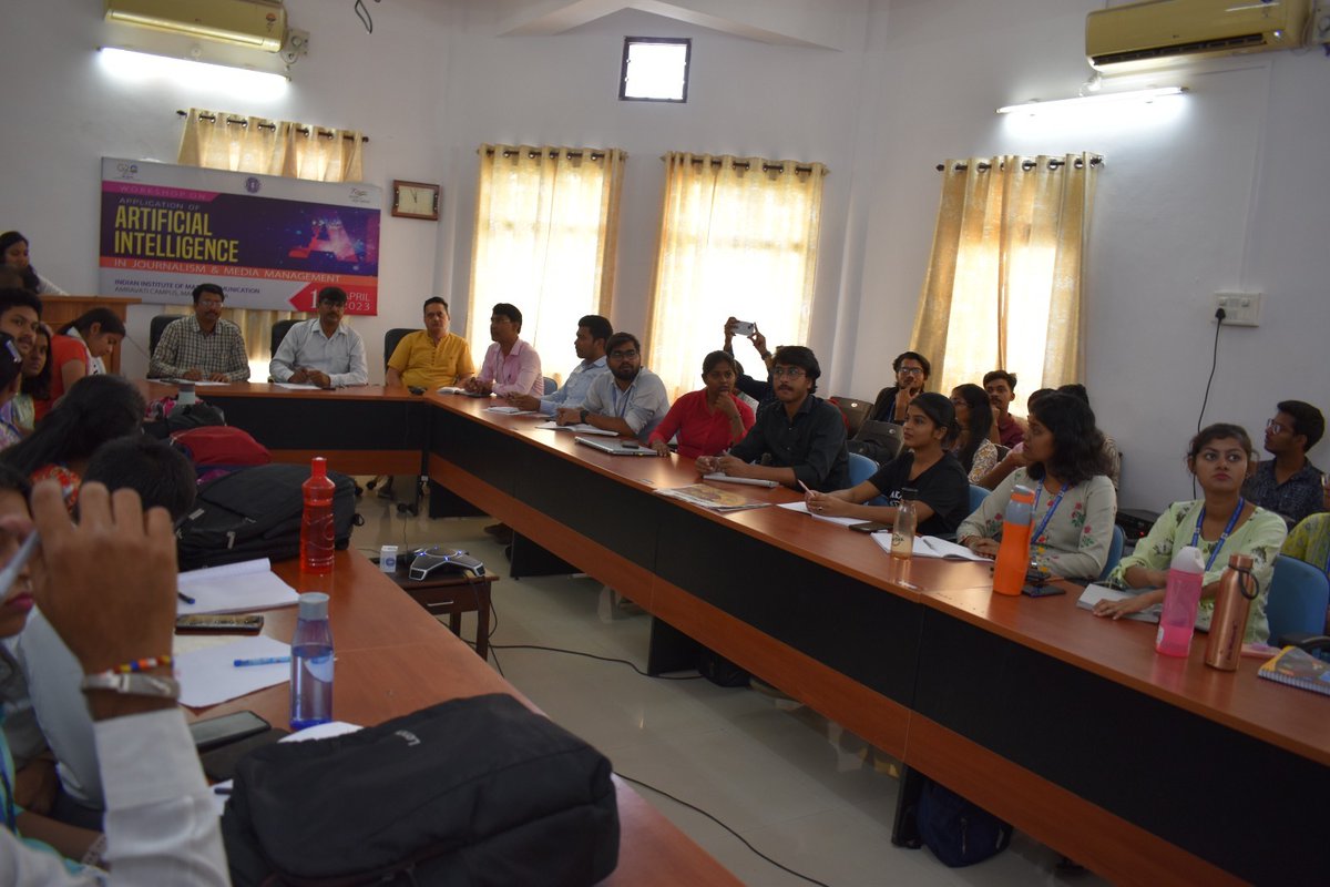 IIMC_India's tweet photo. One Day Workshop on the topic “Application of Artificial Intelligence in Journalism &amp; Media Management” was organized today at the Amravati Regional Campus of Indian Institute of Mass Communication. https://t.co/hrMSRiuZY2