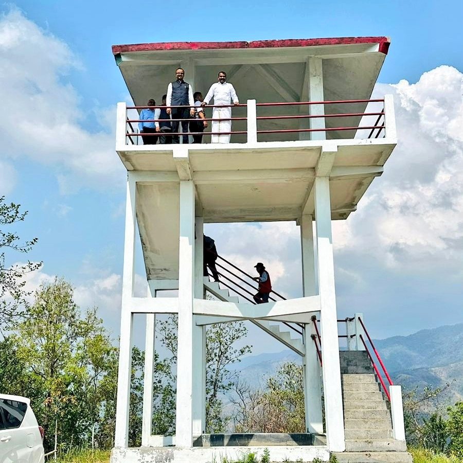 DrLMurugan's tweet photo. Offered my tributes to the great son of India #Netaji_Subhash_Chandra_Bose from Netaji Peak, Chesezu village, Nagaland.
Netaji had come and camped at this very spot during World War II in 1944, (Battle of Kohima )
(1/2) https://t.co/BdkWynbGYV
