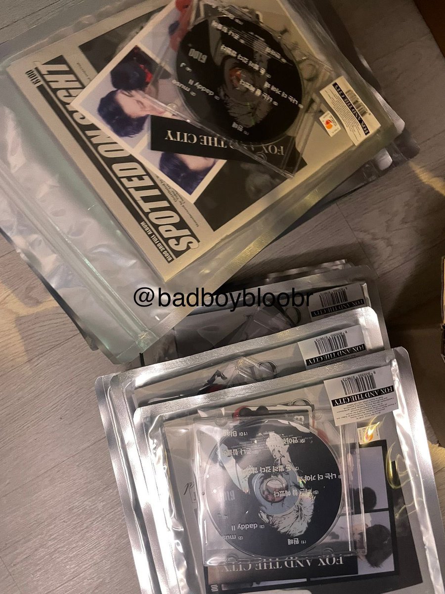 BadBoyBlooBr's tweet photo. Os album’s da primeira leva (23) chegaram na casa da nossa seller 🔥🦊

Ainda da tempo de garantir seus álbuns e merch: https://t.co/ssMBzlJL6k

#Khh #badboyloo #FoxAndTheCity
@realbadboyloo https://t.co/HTVs6nrF2S