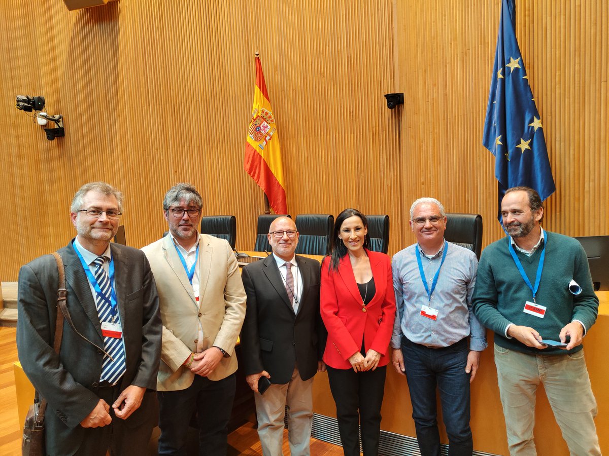 Gracias a <a href="/malenanevado/">Malena Nevado</a> , a <a href="/pcalvoliste/">Pablo Calvo Liste</a> y a F. J. Alcaraz, de <a href="/VOX_Congreso/">Grupo Parlamentario de VOX en el Congreso</a> por atendernos en el Congreso el pasado martes y escuchar nuestras inquietudes sobre la #leyanimalista y la caótica situación de la <a href="/CITES/">CITES</a> tras el traspaso de competencias de <a href="/SE_Comercio/">Secretaría de Estado de Comercio</a> a <a href="/mitecogob/">Transición Ecológica y Reto Demográfico</a>