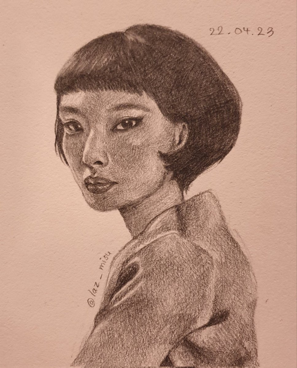 Laz_misu's tweet photo. Quick sketch for portrait practice!
(I'm still trying to understand human anatomy😭) https://t.co/0jjT8nWOqg