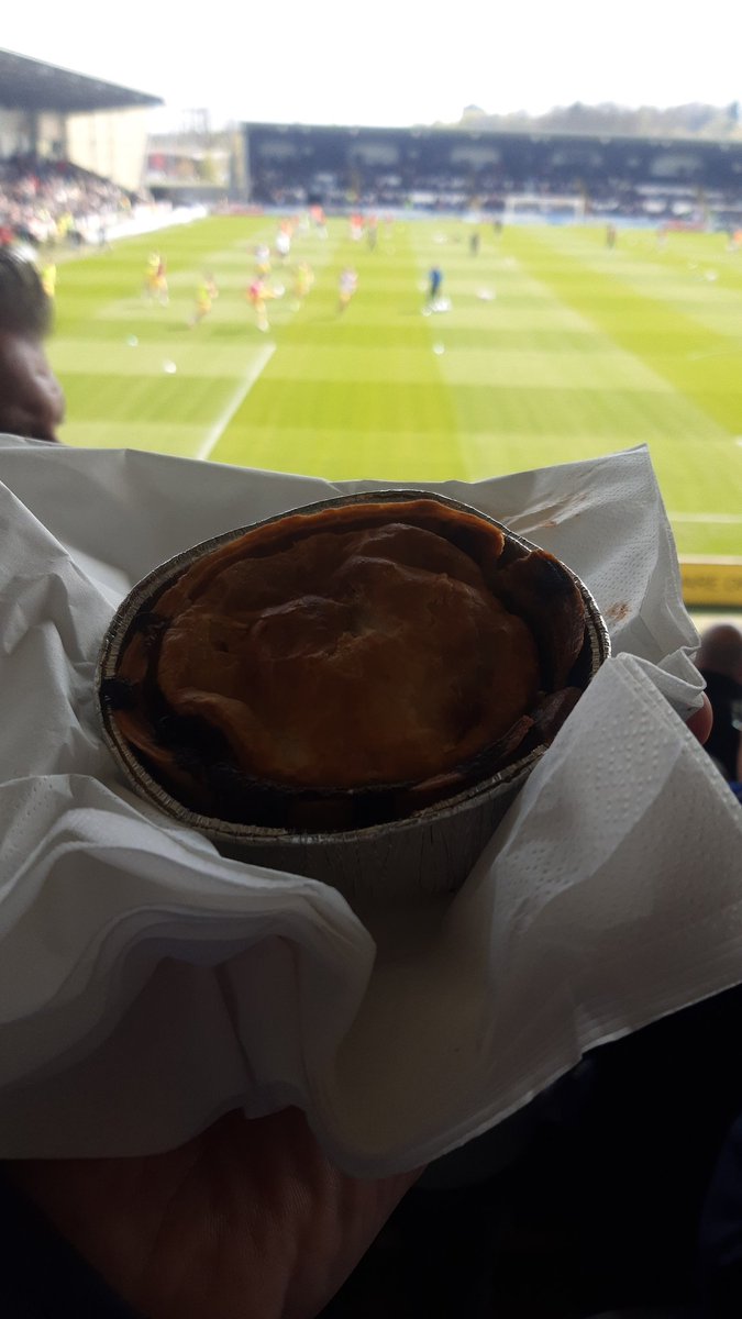 LtdRankin's tweet photo. Donner kebab pie £3.50 at @StMirrenFCFeed v @KilmarnockFC 
@FootyScran https://t.co/t56HuDHL9s