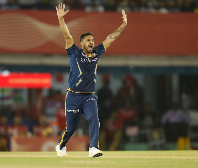 AvengerReturns's tweet image. Went unsold.
Became net bowler.
Came back for GT.

Bowled one of best overs in the history of IPL. Mohit Sharma redemption. ❤️