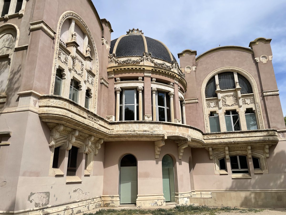 RetllModernisme's tweet photo. El Casino de #Manresa, obra d’Ignasi Oms (1906) https://t.co/YfpknTvOzn