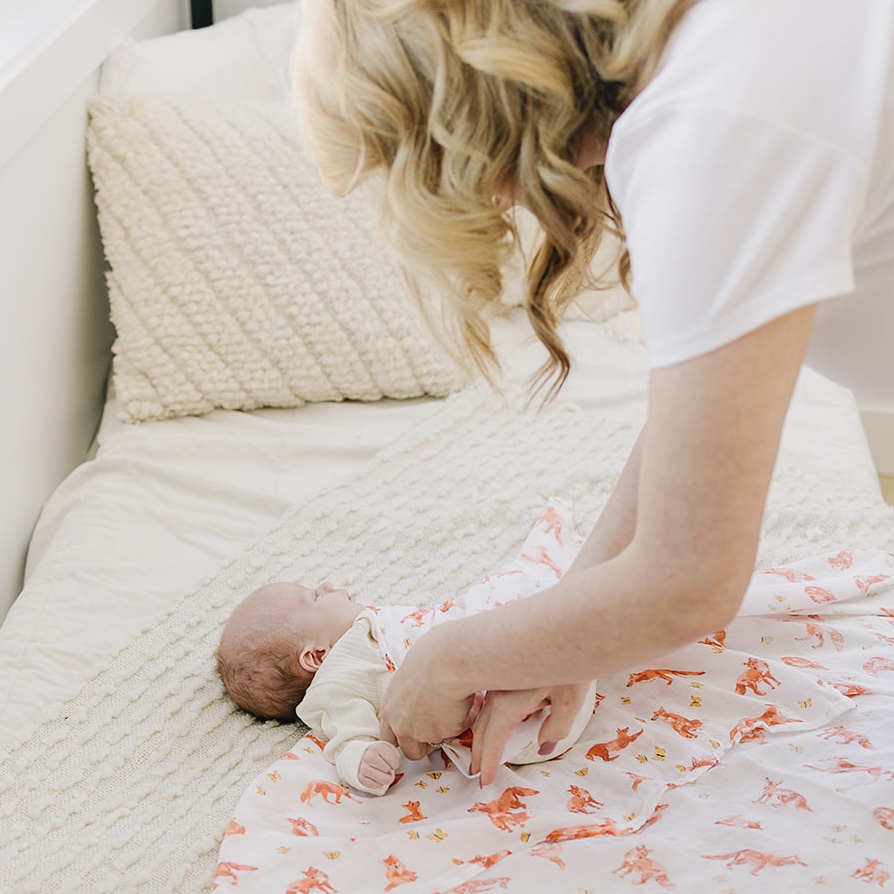 bebeaulait's tweet photo. Wrap up your little one in Oh-So-Soft bamboo and muslin cotton blend.   Perfect for delicate newborn skin and many years of swaddling goodness. 

#swaddledbaby #bamboomuslinbabyblanket #swaddledinlove #bebeaulaitallday https://t.co/YJIHZ4FEFJ