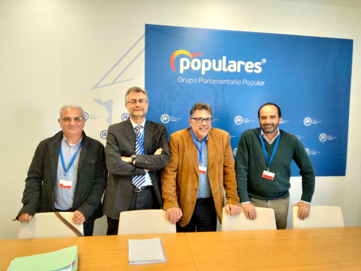 Gracias a <a href="/Milamarcos/">Mila Marcos</a> del <a href="/GPPopular/">Grupo Popular Congreso</a> por escuchar nuestras inquietudes el pasado día 18 de abril con respecto a la #leyanimalista y las nefastas consecuencias del traspaso de competencias <a href="/CITES/">CITES</a> de la @se_comercio a <a href="/mitecogob/">Transición Ecológica y Reto Demográfico</a> @plantifies y su errática gestión.