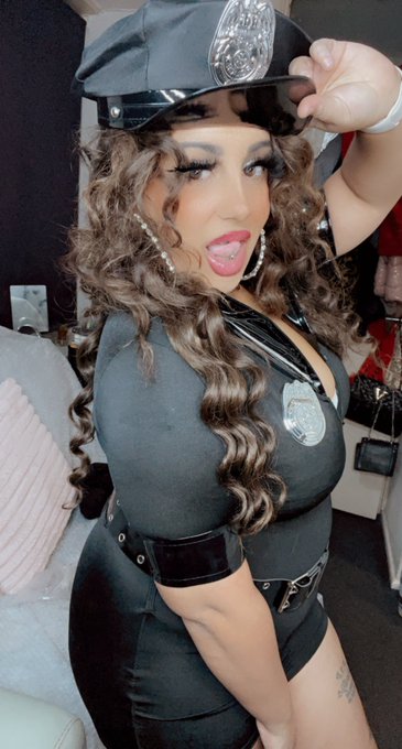 Cash point meets😜 https://t.co/y74ts4aWjE<a href="/tag/onlyfansfree"class="tags"><span>#onlyfansfree</span></a>