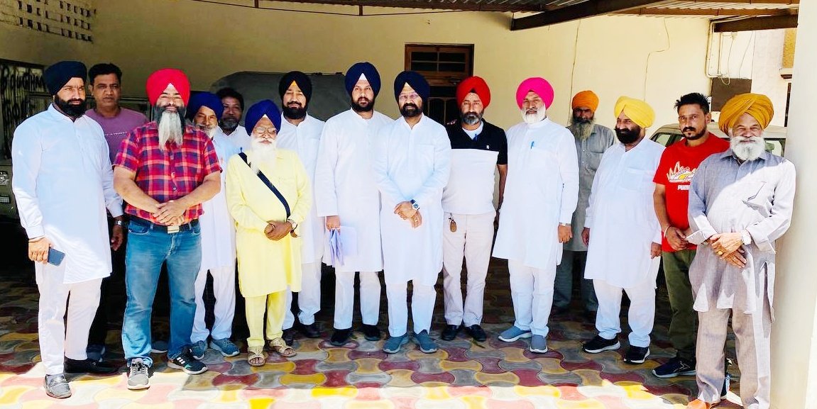 HardeepDimpy's tweet photo. #ਜਲੰਧਰ_ਲੋਕ_ਸਭਾ_ਜ਼ਿਮਨੀ_ਚੋਣ
ਵਿਧਾਨ ਸਭਾ ਹਲਕਾ ਸ਼ਾਹਕੋਟ ਦੇ ਮਲਸੀਆਂ ਕਸਬੇ 'ਚ ਵਰਕਰ ਮੀਟਿੰਗ।
#byellection #jalandhar #DimpyDhillon https://t.co/WJL2UFPTKi