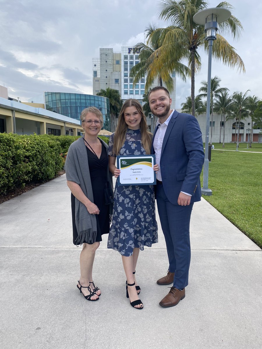 Finished M3 year and got inducted into Junior AOA all in one day! So grateful for my amazing friends and family for supporting me through these past 3 years!! One more to go🤩🥳 @FIUMedicine @AOA_society