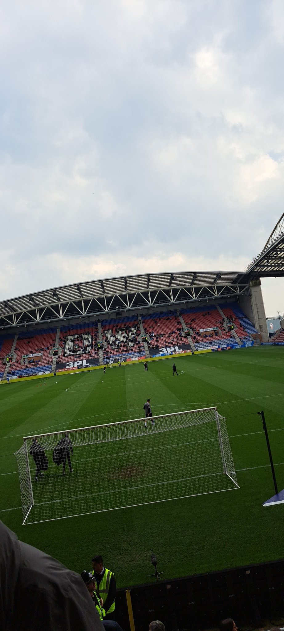 Millwall 4th Gen on Twitter "More away fans than home fans 🤣🤣 https
