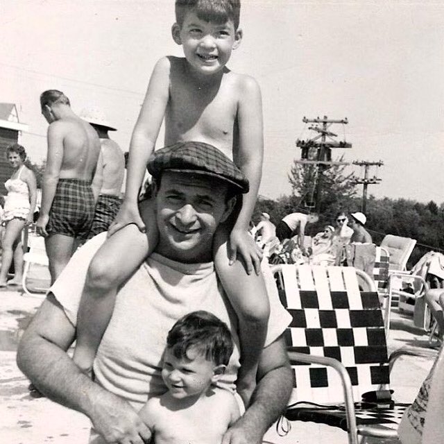 FansRamones's tweet photo. Joey with his dad and his little brother Mickey.
📸 Photo by Charlotte Lesher 

#ramones #ramonesfans #ramonesbrasil #ramonesargentina #losramones #joeyramone #baby https://t.co/J7zKQWIGZJ