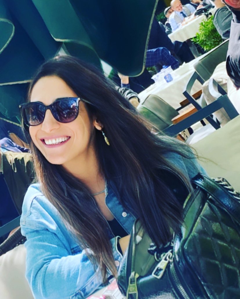 Her şey güzel olur,
Yeter ki;
Sağlıklı olalım, sevdiklerimizle beraber olalım...
Hepimize gönlümüzce yaşayacağımız nice bayramlar diliyorum...🙏