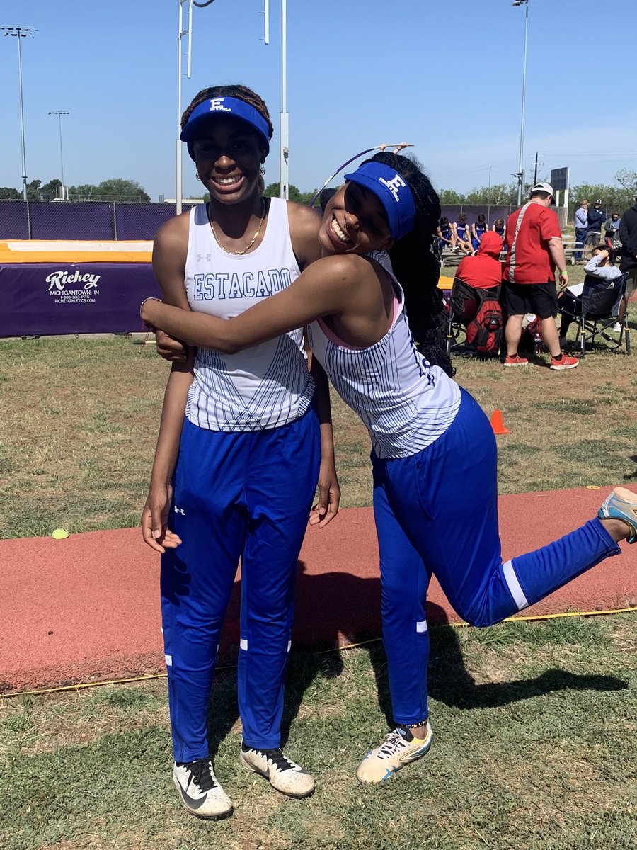Nariah Autry placed third in triple jump with jump of 33-10!! She is moving onto regionals !!