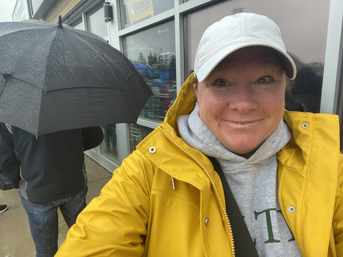 Lined up in the rain for Taylor Swift vinyl on #recordstoreday2023.  Things you do for your daughter… ❤️