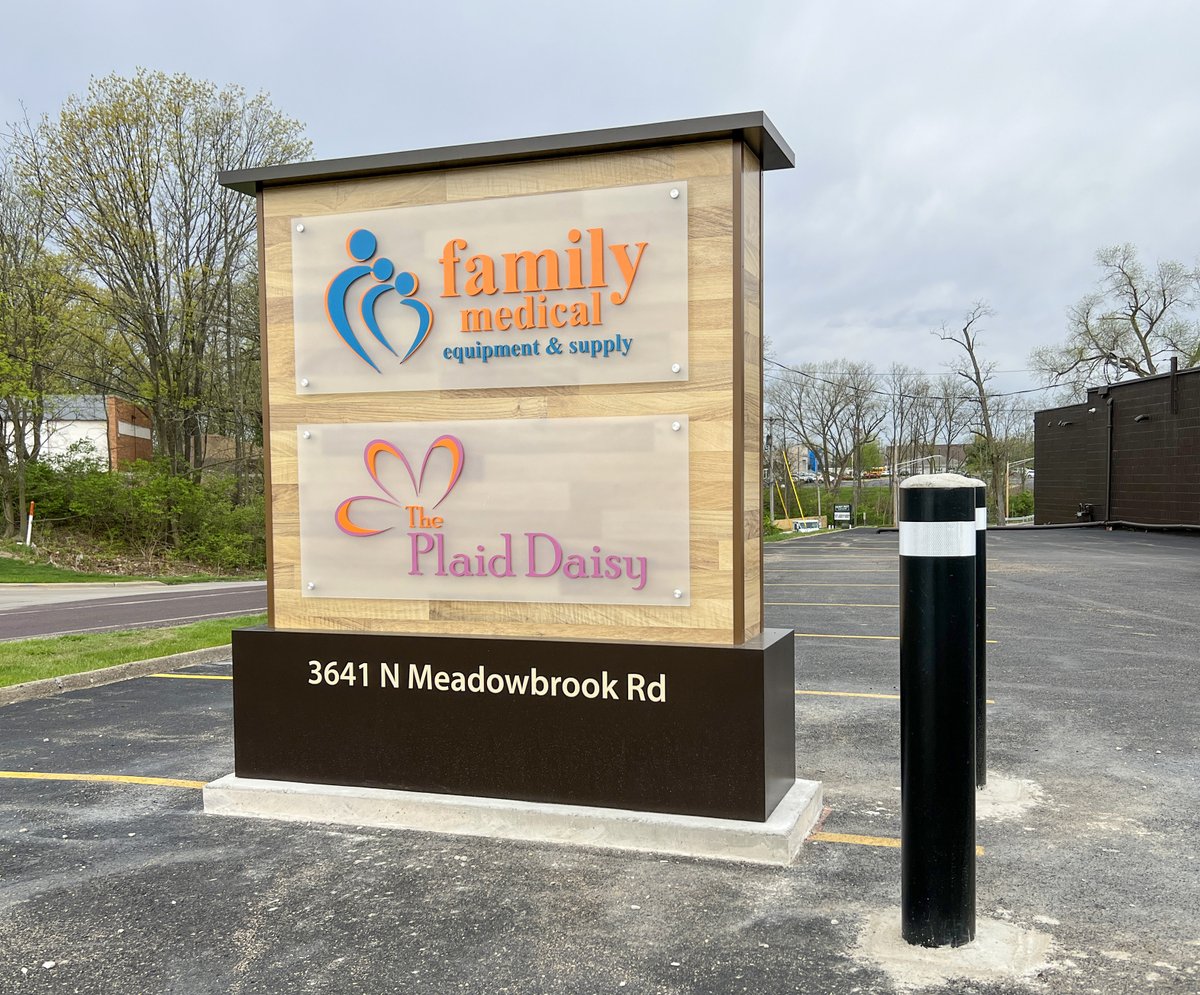 zendavor's tweet image. We are thankful we had the opportunity to serve Family Medical Equipment on this project to increase visibility along Meadowbrook Rd, as well as provide some very cool branding!  #MonumentSign #fabrication #installation #branding #consultation #exteriorsigns #creative #design