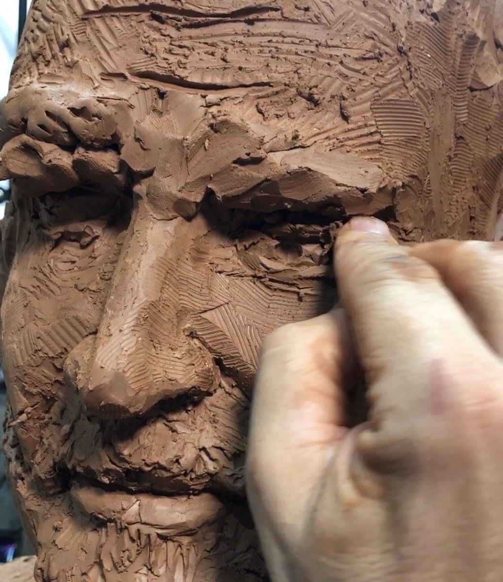 RodolfoNavar's tweet photo. Esta tarde a las 18:30 h. Sesión 3 del Modelado en barro del retrato de S. M. D. Felipe VI. Descúbre los DIRECTOS en: 

https://t.co/jGPHdGldIx https://t.co/KPEv0iKoGg