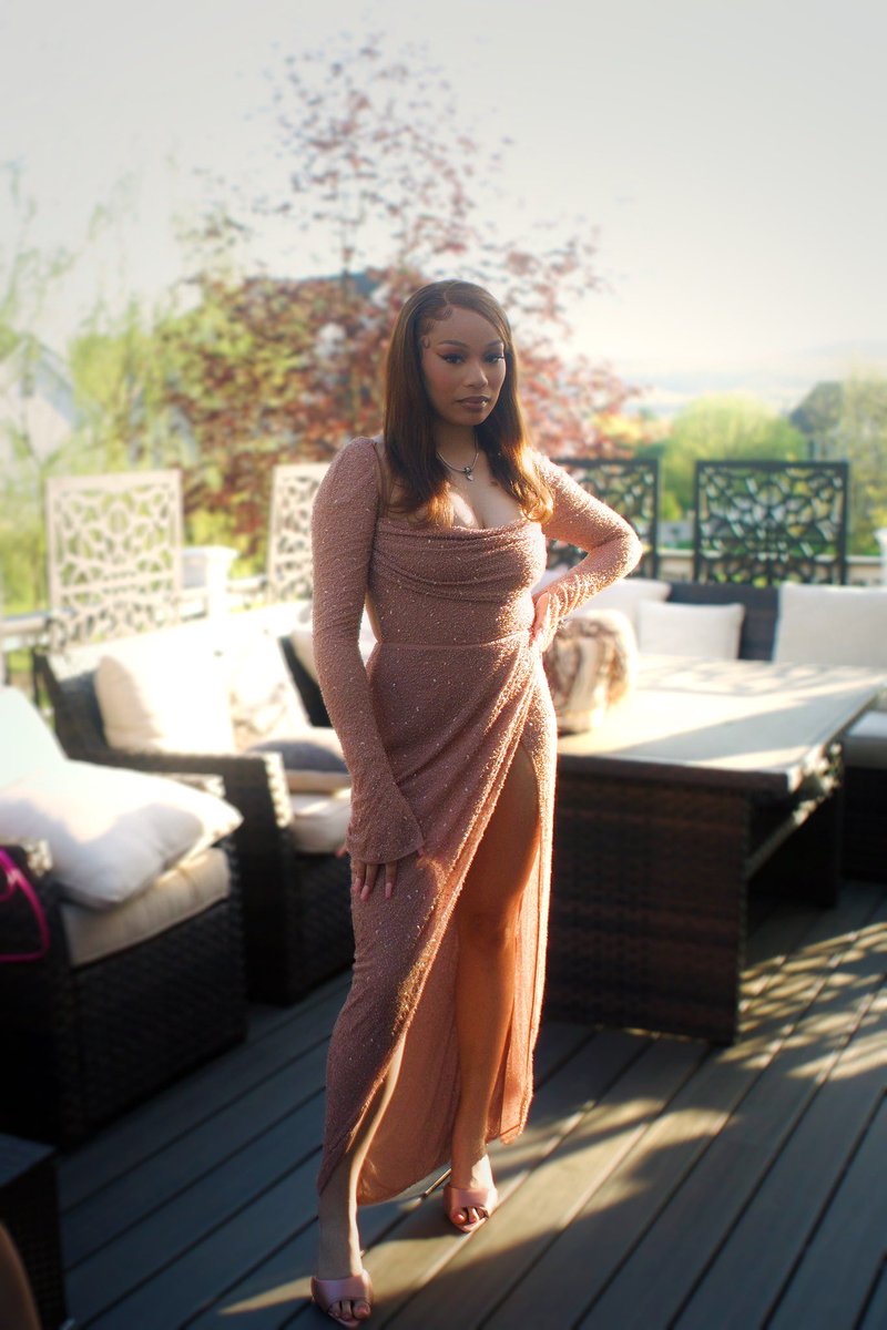 FarleyLaney's tweet photo. @maiyathedon I edited the photo so you can see the dress better 🥰 https://t.co/9qauL38XDf