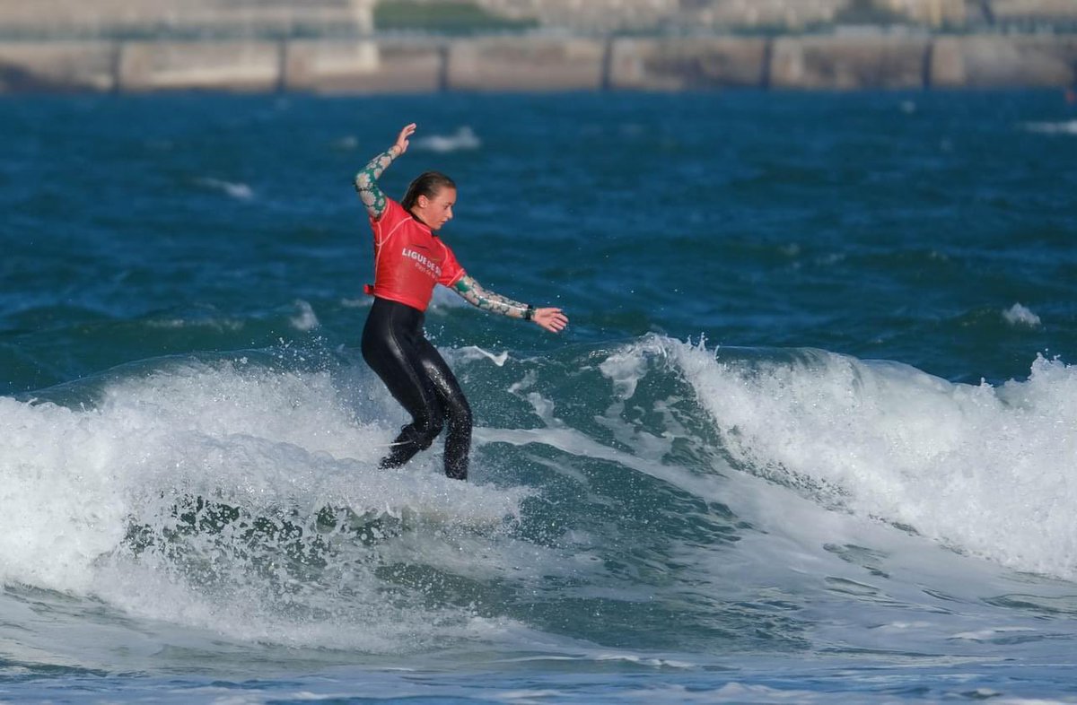 YannickMOREAU's tweet photo. 🏄🏻♀️ • Ça glisse à #Tanchet !
La @VilleDesSables, destination #surf incontournable, a le plaisir d’accueillir l’Open de France de #longboard et de stand up paddle organisé par l’Olonna Surf Club !
Un beau week-end pour tous les amateurs des sports de glisse et pour notre championne Canelle Lebreton !