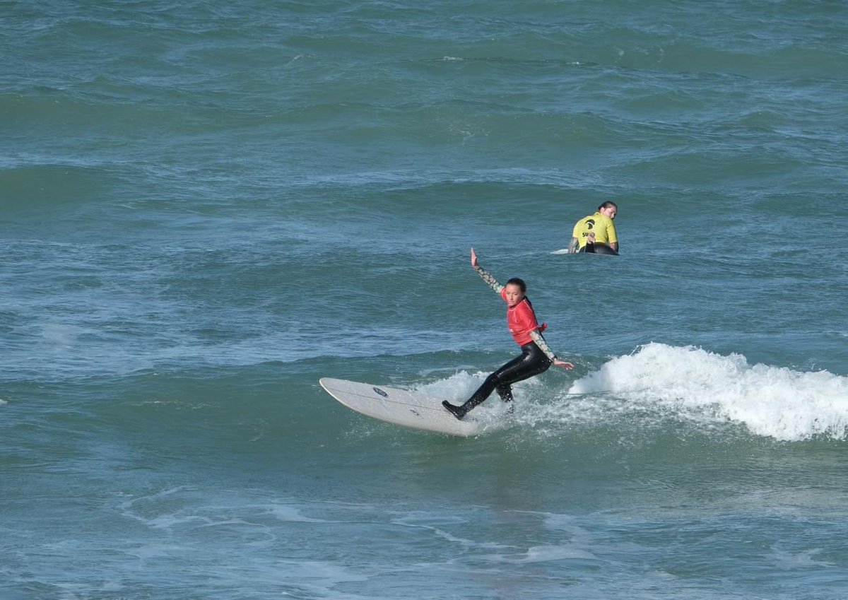 YannickMOREAU's tweet photo. 🏄🏻♀️ • Ça glisse à #Tanchet !
La @VilleDesSables, destination #surf incontournable, a le plaisir d’accueillir l’Open de France de #longboard et de stand up paddle organisé par l’Olonna Surf Club !
Un beau week-end pour tous les amateurs des sports de glisse et pour notre championne Canelle Lebreton !