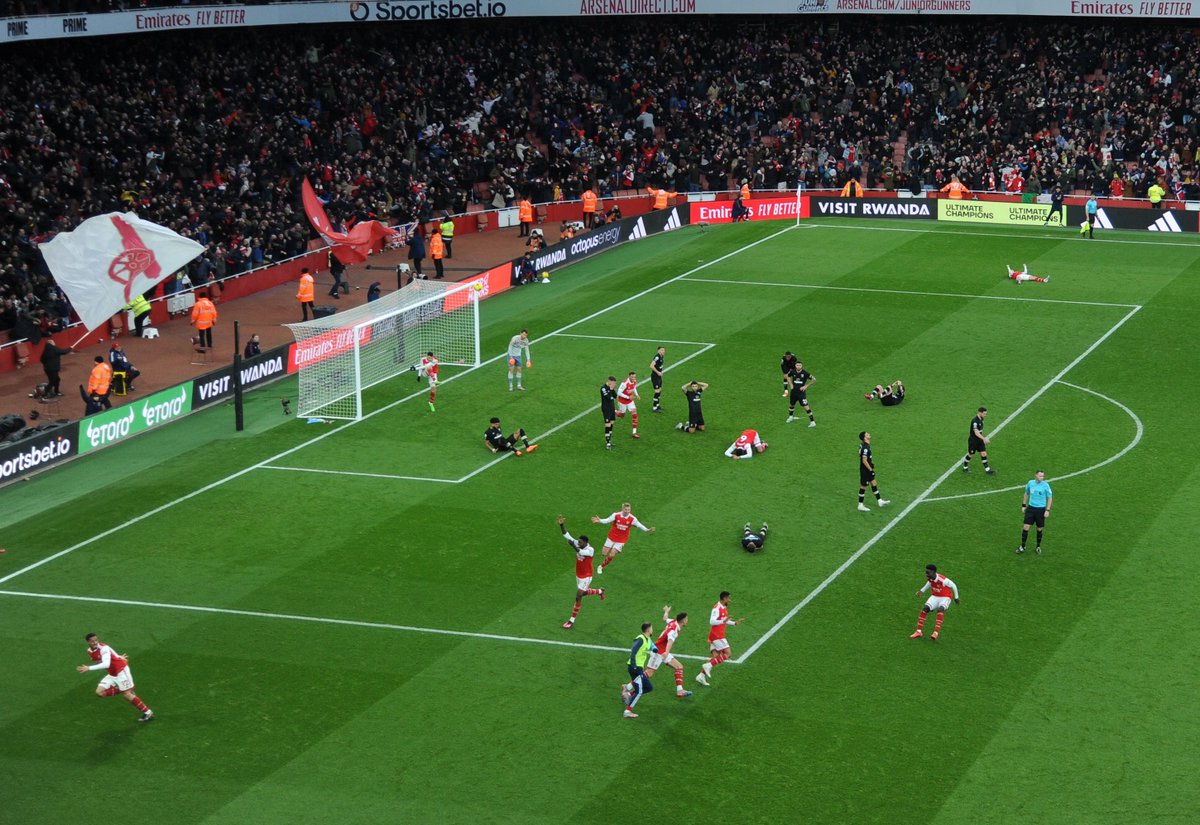 Sandeep46217286's tweet photo. Let's do this boys, one last war at #Etihad against #ManCity. No matter what happens let's fight till the end and bring the world to Emirates.

Let's do this #Gunners  #arsenal  #arsenalcommunity https://t.co/4NDwaBWlTa
