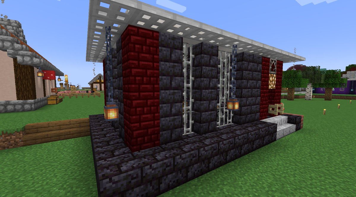 ComanHoliday's tweet photo. #Minecraft #マイクラ #NeapolitanMod　
武器鍛冶１の仕事場兼住居が完成しました(=￣▽￣=)ﾉ
３回目の移築ですが、２回目の時よりはほんの少し狭くなってますｗ
横のイチゴ花壇は割と気に入ってます＾＾ｂ https://t.co/mLsjpcQLi5