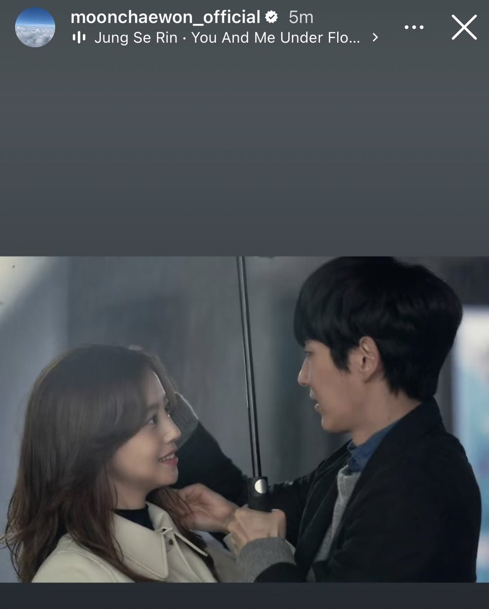 JoonChaeIntl's tweet photo. WAIT A MINUTE!!! 😮🤣🤭 someone seems to be watching #FlowerofEvil !! #MoonChaeWon #LeeJoonGi https://t.co/tRJhejHZMj