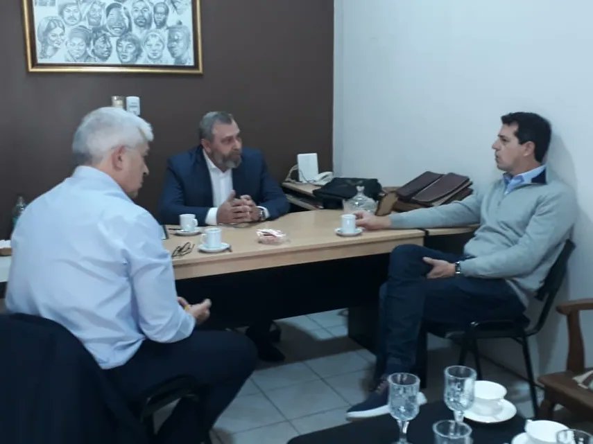 iglesiadelcent's tweet photo. Recibimos la visita del Ministro del Interior de la Nación @wadodecorrido que estuvo conociendo y recorriendo nuestra iglesia muy interesado en el trabajo social que realizamos ❤️🙌

©️ Iglesia del Centro - SdE https://t.co/VfUpEqfjA2
