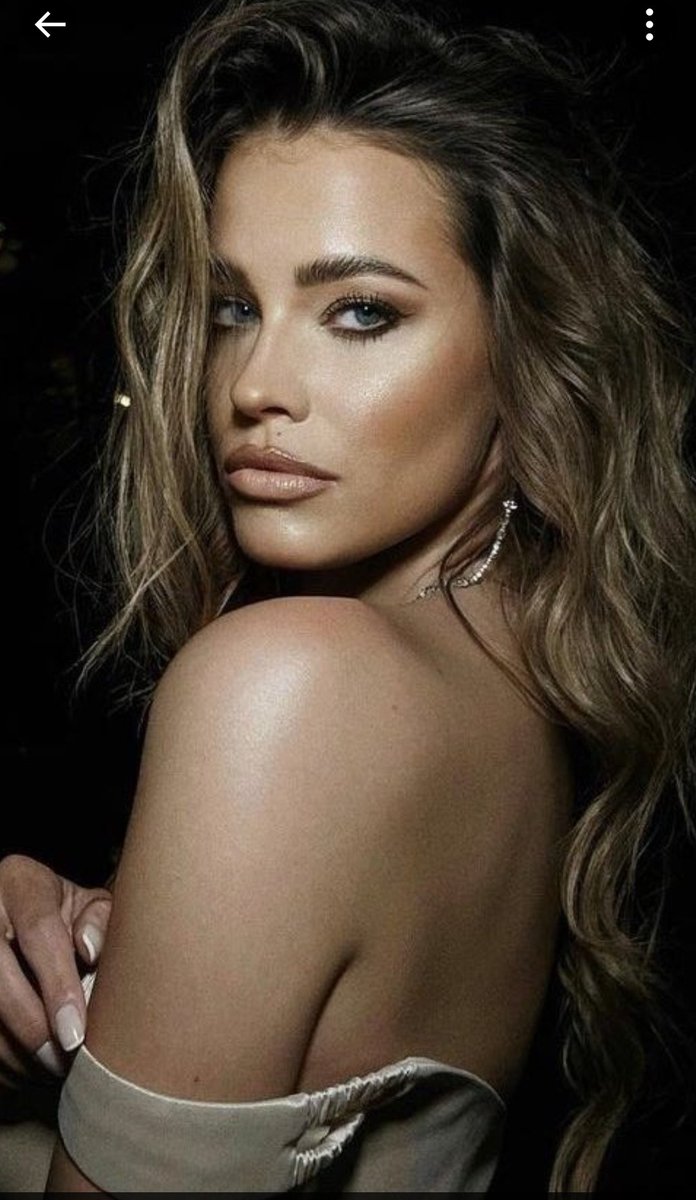 CPanigaro's tweet photo. Sembrano una coppia uscita da un film di Hollywood
La bellezza è pazzesca 
#luvana https://t.co/MPtmYPe6Y7