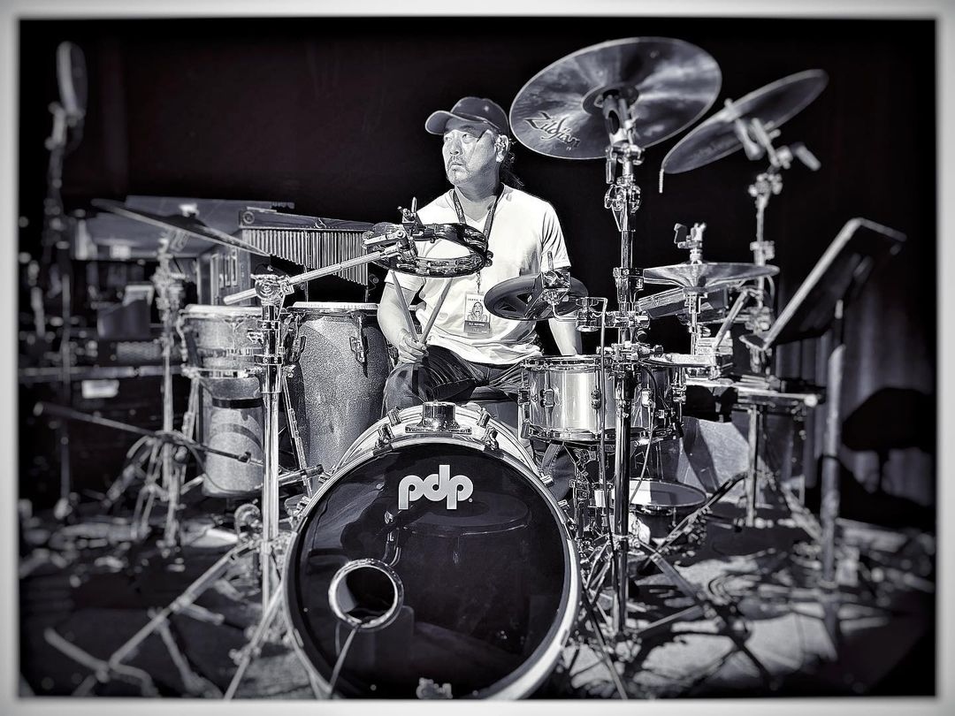 CRSResonance's tweet image. CRS artist Taku Hirano with Leann Rimes! 
@takuhirano

Repost @theryman with @leannrimes tonight!! My man @takuhirano killing it😎 #drumtech #percussiontech