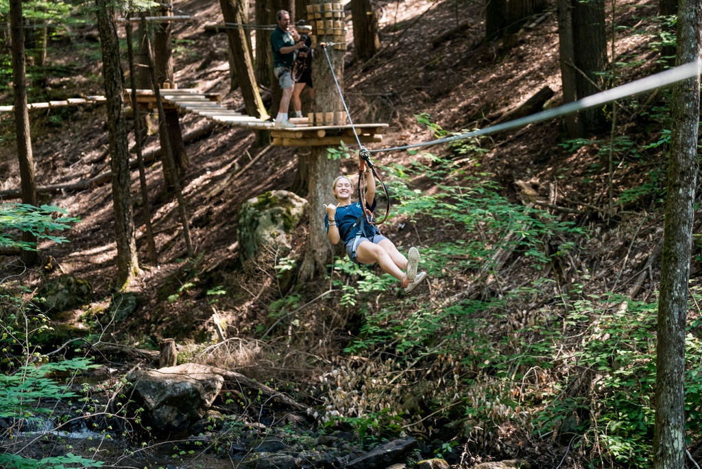 AdkExt's tweet photo. Life hurts, nature heals.
.
#AdirondackExtreme #BoltonLanding #LakeGeorge #Adventure #Zipline #TreeTop

https://t.co/KOUEFtqRqm https://t.co/zXwpPtDOFX