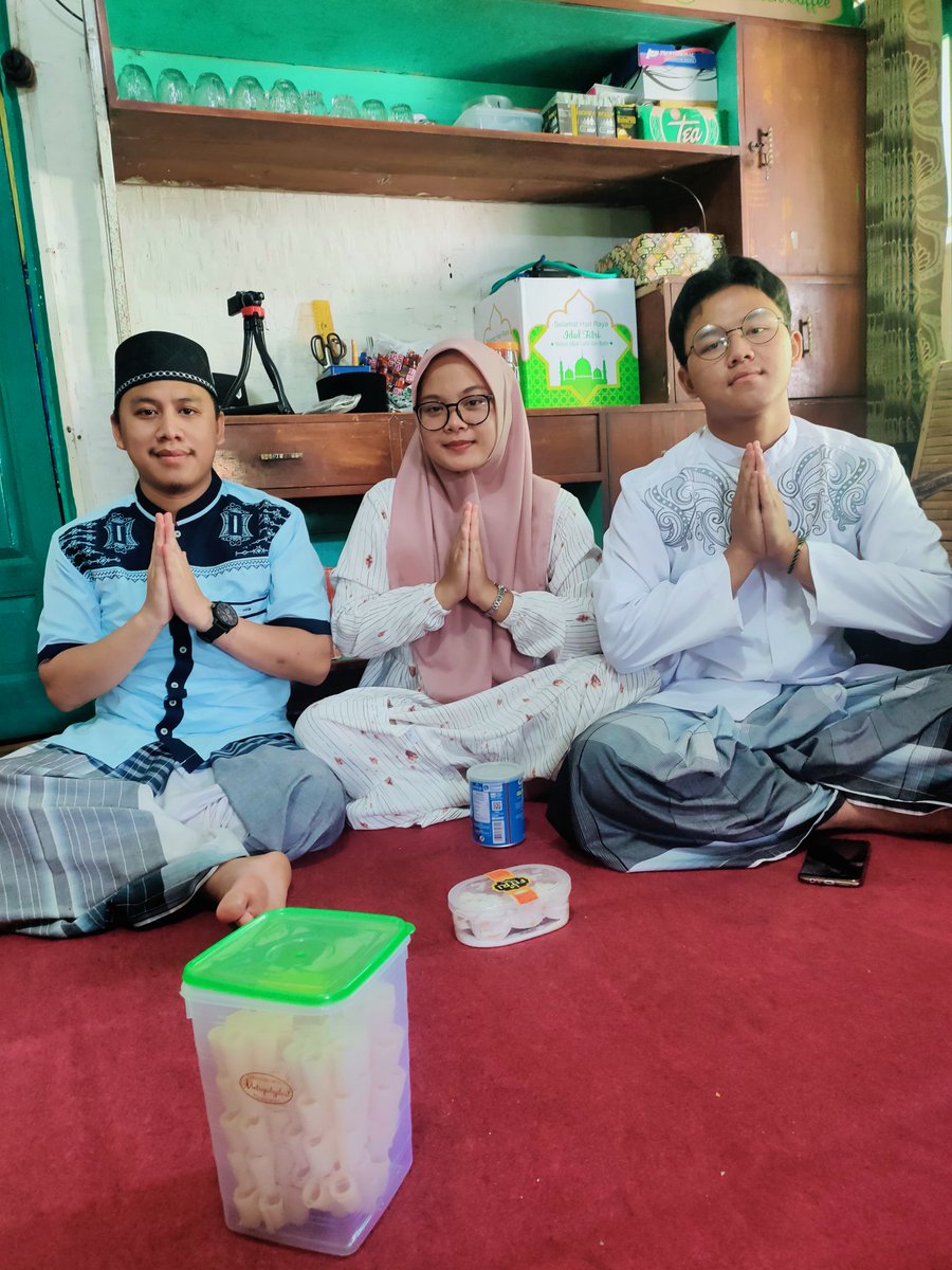 ALAN_5R's tweet photo. Selamat Hari Raya Idul Fitri 1444 H 🙏 Minal Aidzin Wal Faidzin 🤗

#idulfitri #idulfitri1444H #Lebaran2023 #EidMubarak #EidUlFitr #Eid2023 https://t.co/KtFGkGGxmh