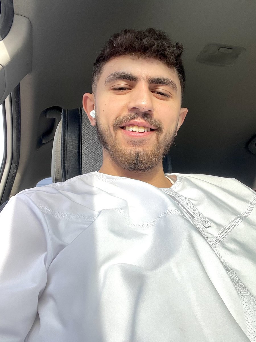 jooamer2002's tweet photo. كل سنة وانتم طيبين جات مأخر لسه صاحي 😂😂❤️❤️🫶🏻 https://t.co/MmDhDLZh5e