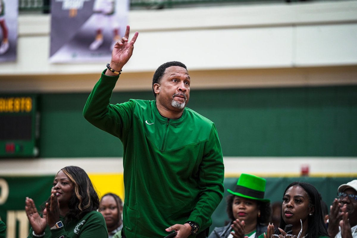 We want to wish a special happy birthday to school board member, Abe Cooper, Jr. 🙌 Thank you for all that you do to for DeSoto ISD!