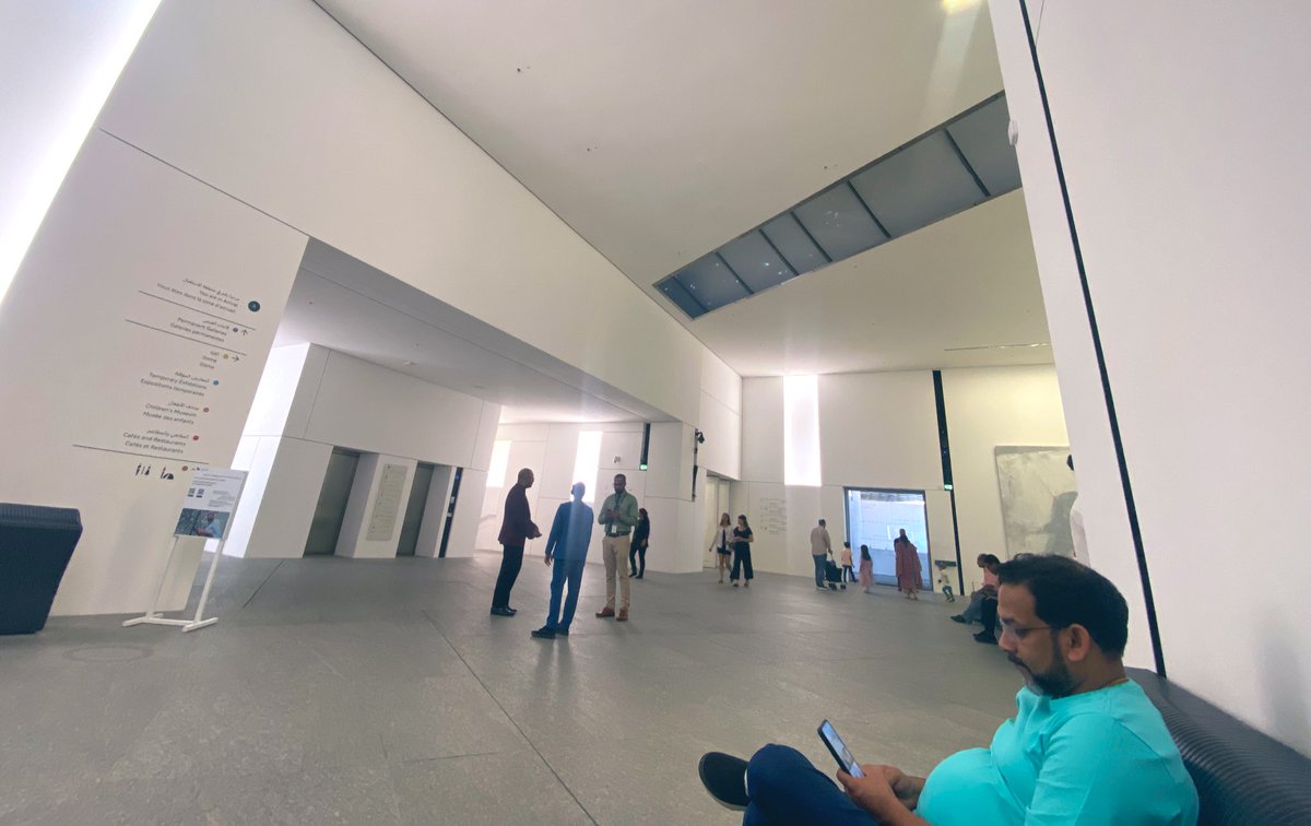auhlakay's tweet photo. Sinong nandito sa Louvre? Kaway kaway 😅😅😅 https://t.co/ENcFItlfXJ