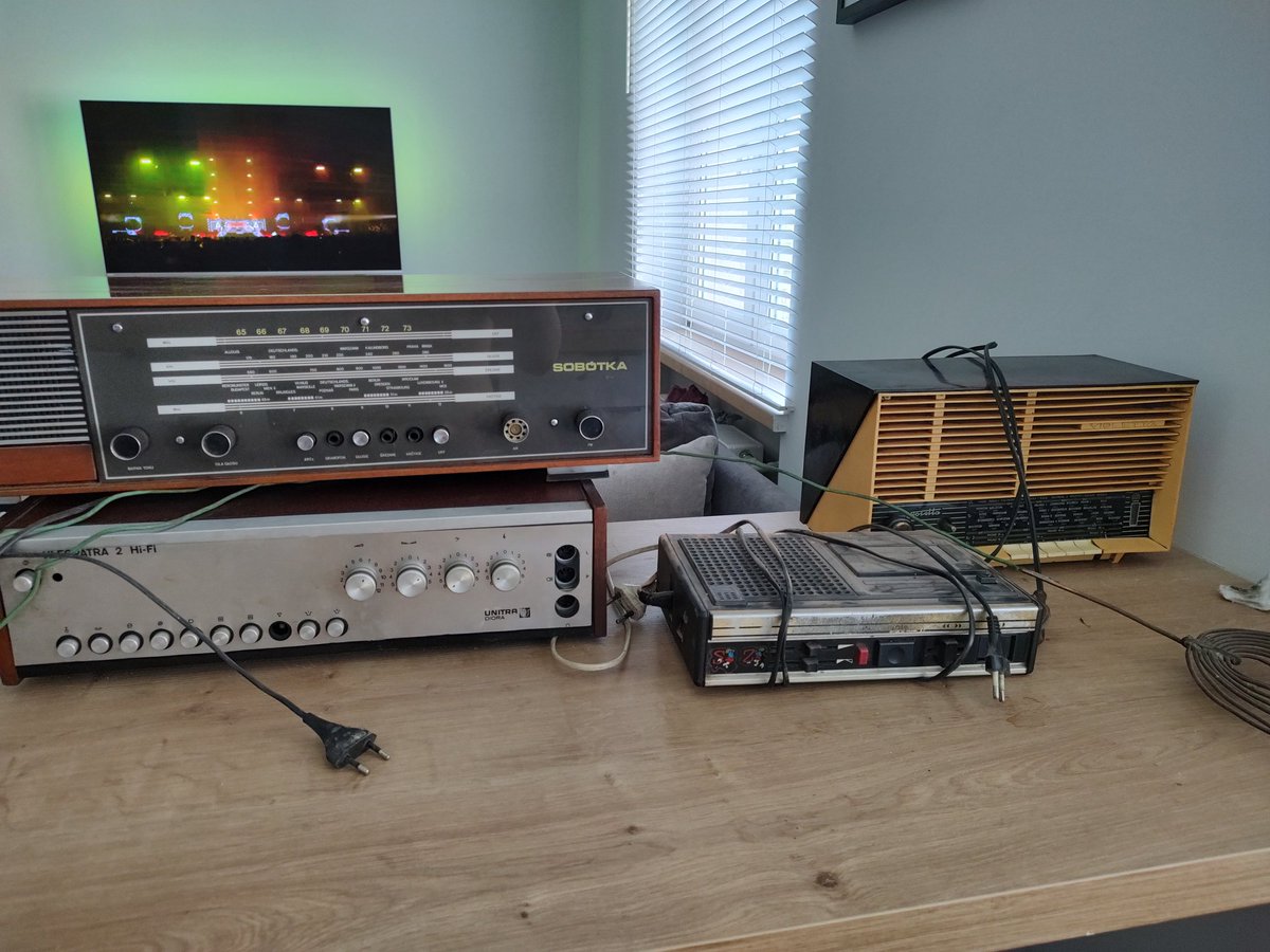 WacowskiKarol's tweet image. Going to work on this, happy weekend.

#unitra #unitradiora