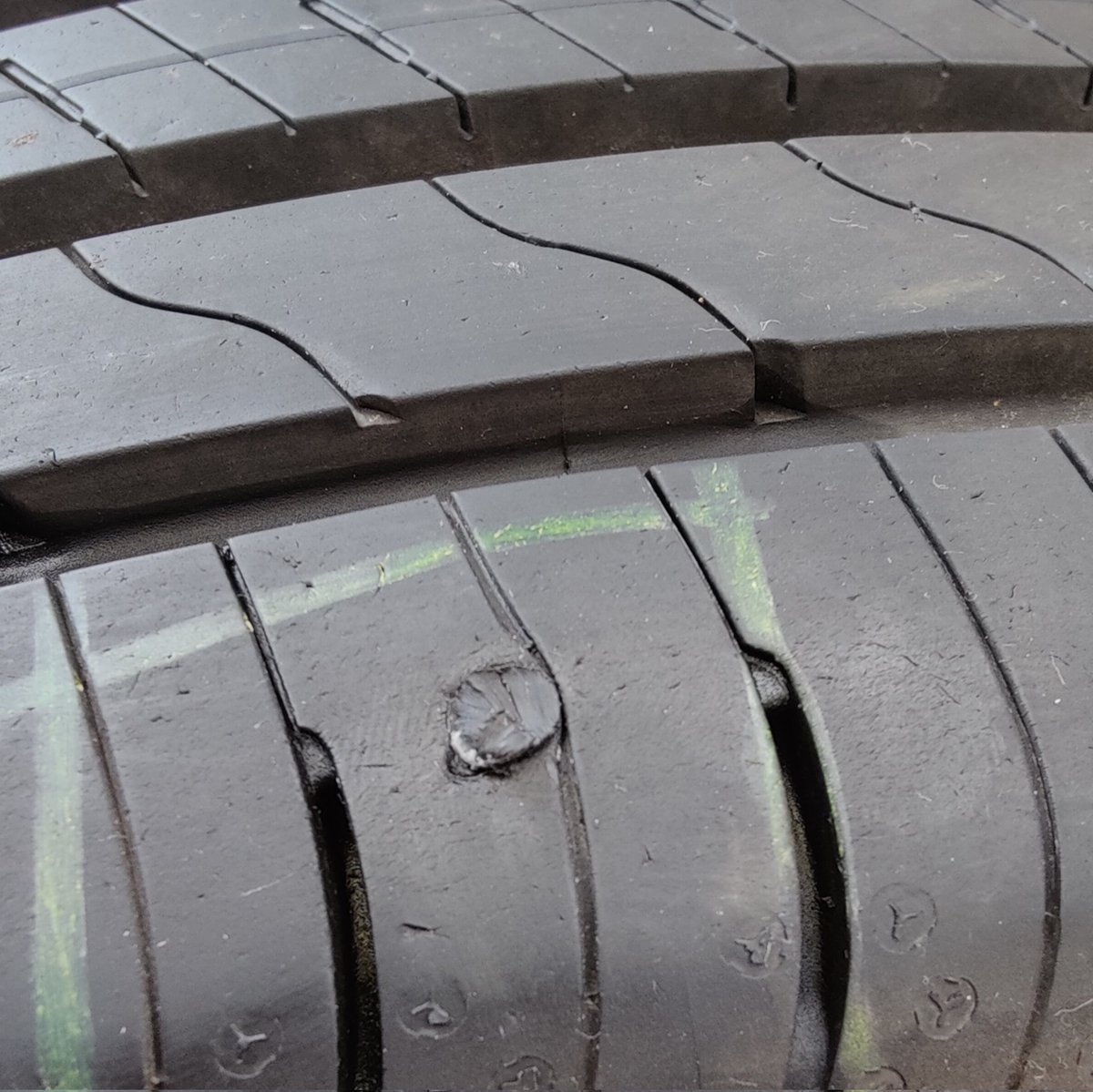 mcnewton's tweet photo. Fixed plenty of motorbike punctures in the past, but this is my first car tyre. Wow that bead is hard to break! https://t.co/Pfud59WZmr