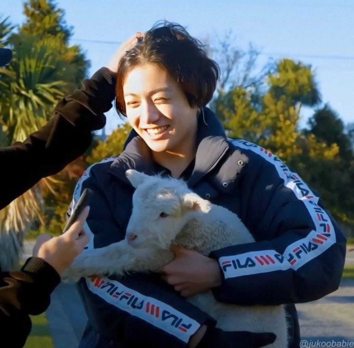 We love you Jungkook 🥹🫶