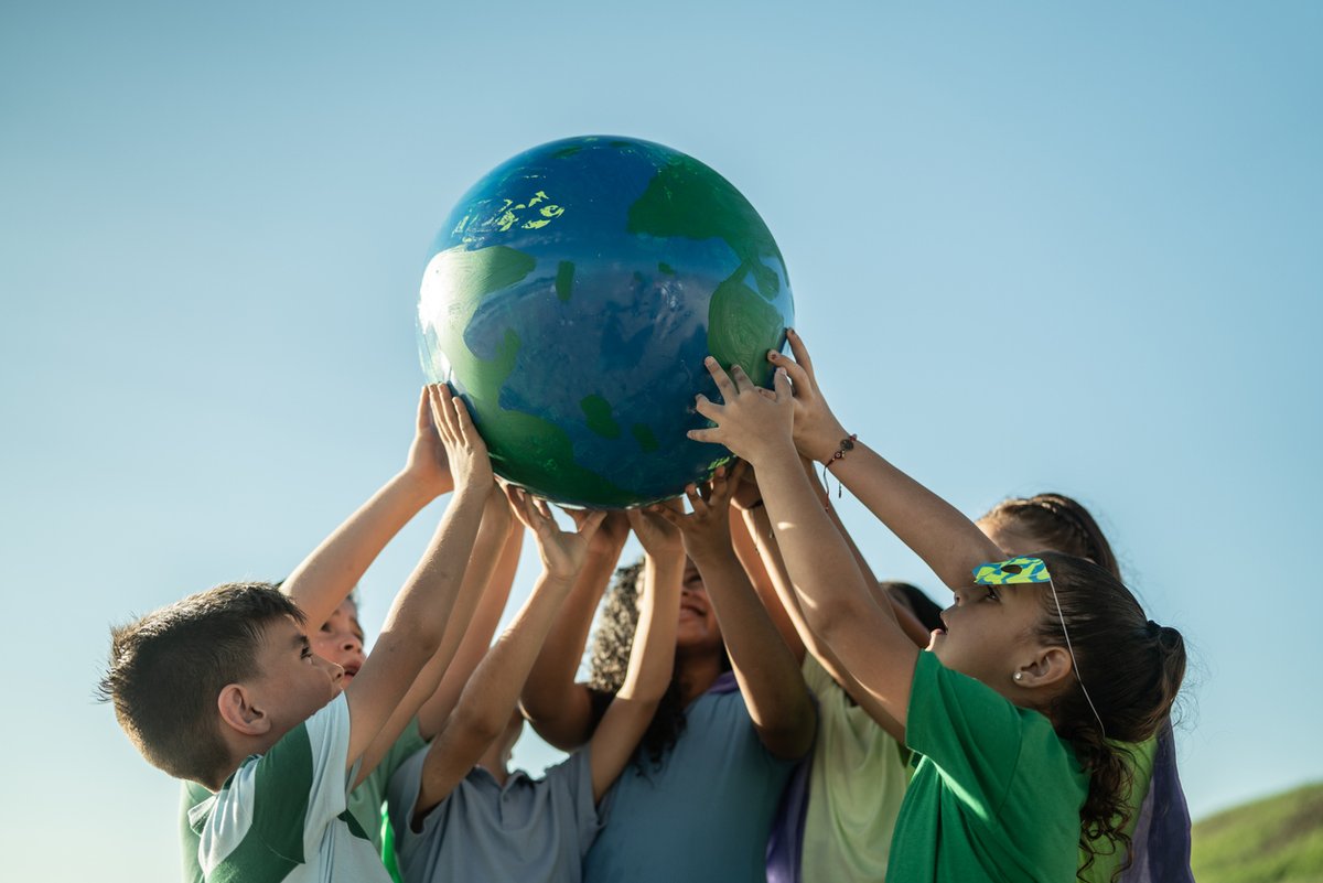 AbsolutelyHlth's tweet photo. Today is #WorldEarthDay 💚

"Invest in Our Planet"

This day raises awareness among people of the need to protect the Earth's natural resources for future generations.🌍

Safeguarding the planet's health is the responsibility of every individual.

#SaveOurPlanet #Green https://t.co/zFsfoVTFd6