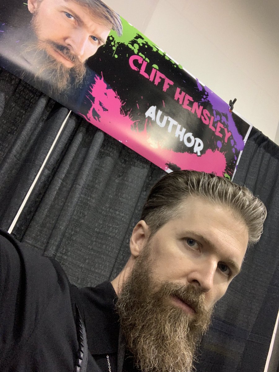cliffhensley's tweet photo. Good morning, Savannah Horrorfest. Let’s do this! 🙌 #savannah #horrorconvention #horrorcon #conlife #cosplay #horror #horrorbooks #horrorwriter #horrorfiction #writer #writing #horrorfest #comiccon https://t.co/J9Zk0YPD8g